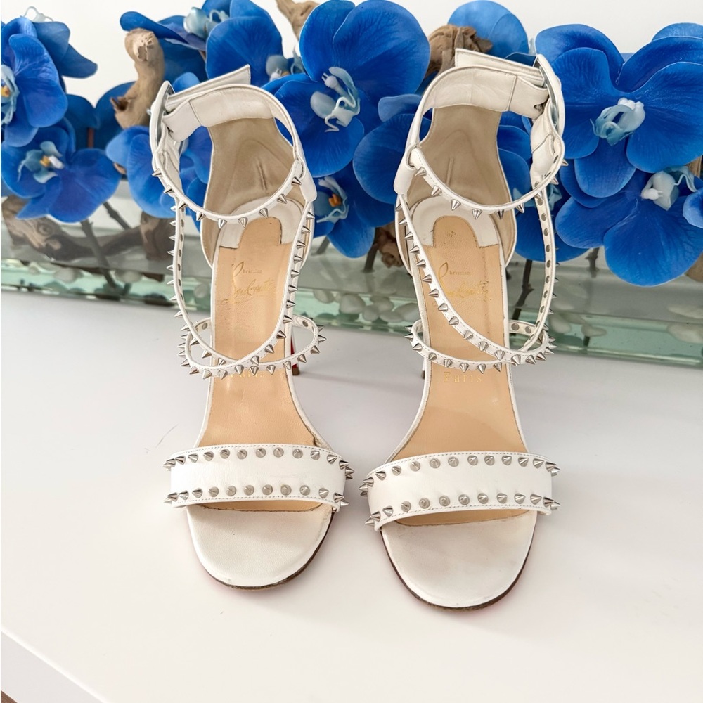 Christian Louboutin Choca Spikes 100 sandals in white leather - Picture 2 of 10
